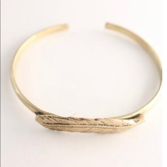 NEW Gold Feather Cuff Bracelet - Picture 2 of 2